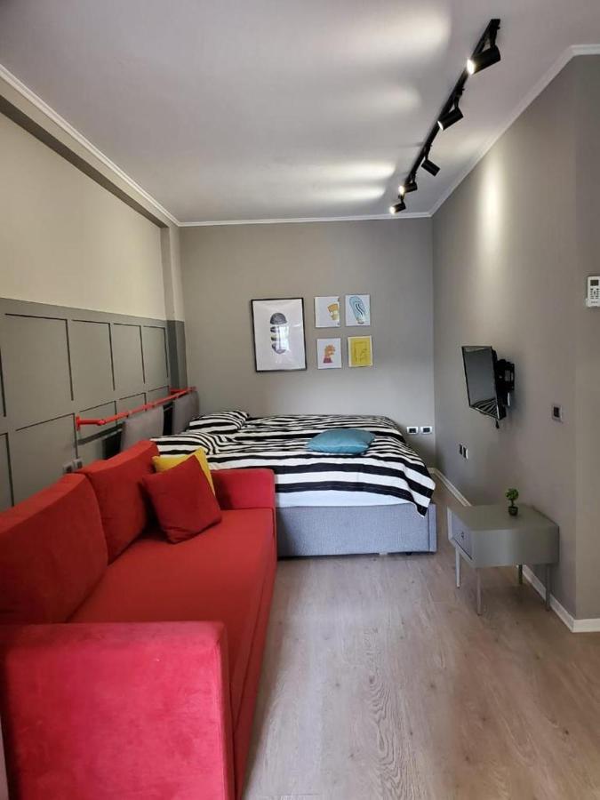 Helga'S Deluxe 3 Apartment Tirana Zewnętrze zdjęcie